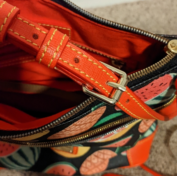 Tropical Fruit Dooney and Bourke crossbody bag - Picture 5 of 6